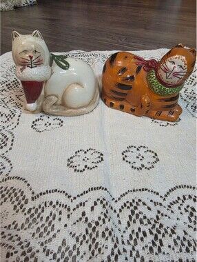 Vintage Christmas Cats Salt n Pepper